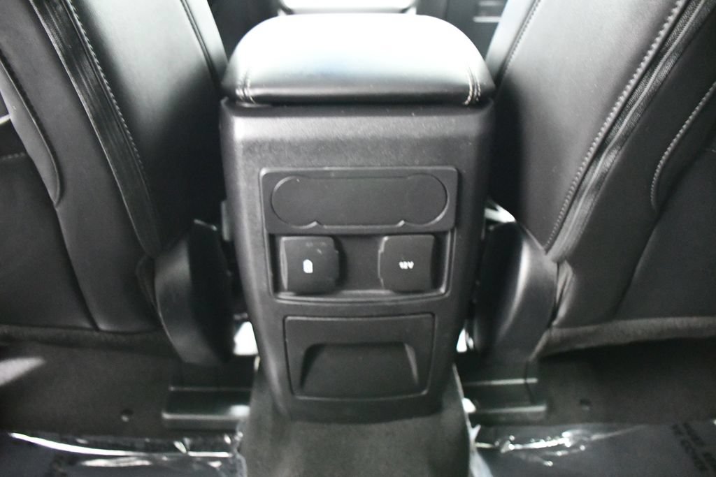 Used 2024 Ford Explorer XLT w/ Equipment Group 202A AWD/4WD image 20
