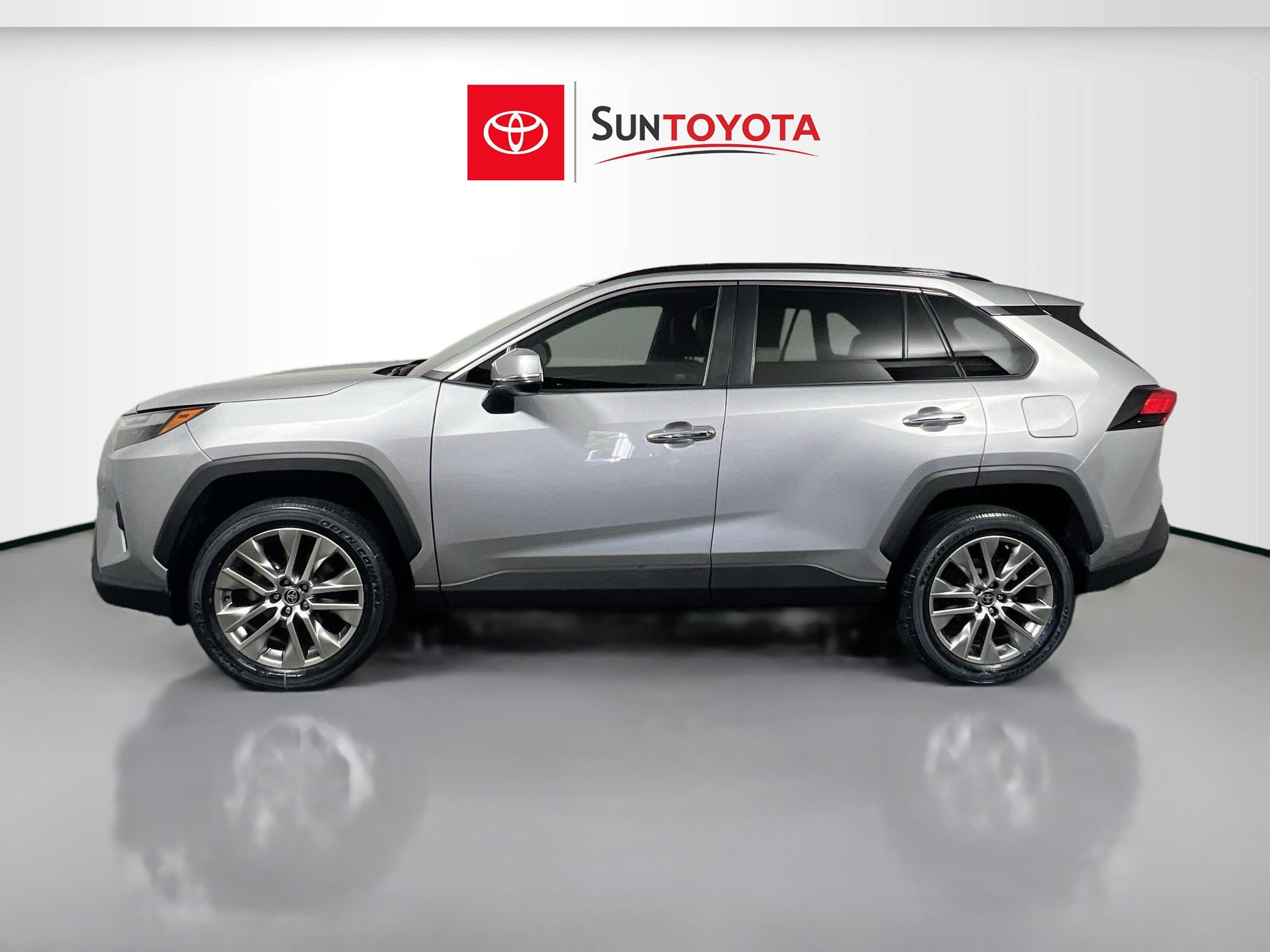 Used 2022 Toyota RAV4 Limited image 7