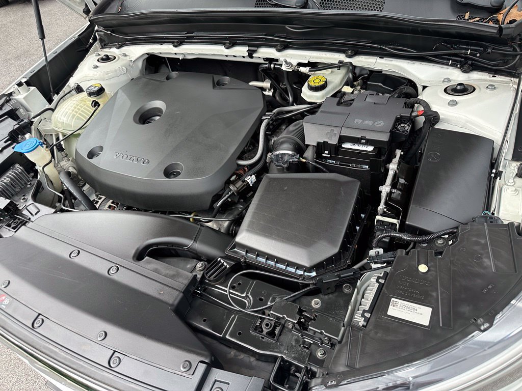 Used 2019 Volvo XC40 T5 Momentum AWD/4WD image 31