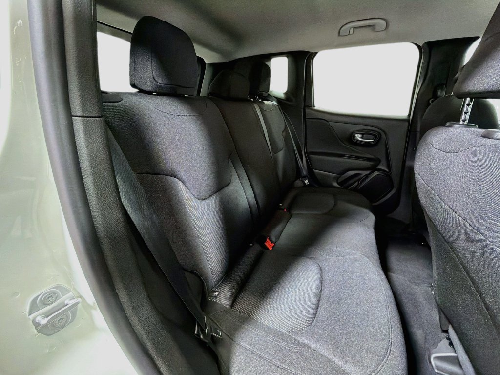Used 2023 Jeep Renegade Latitude AWD/4WD image 26