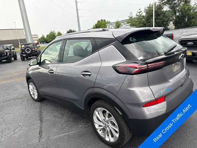 Used 2023 Chevrolet Bolt EUV LT w/ Comfort Package FWD image 9