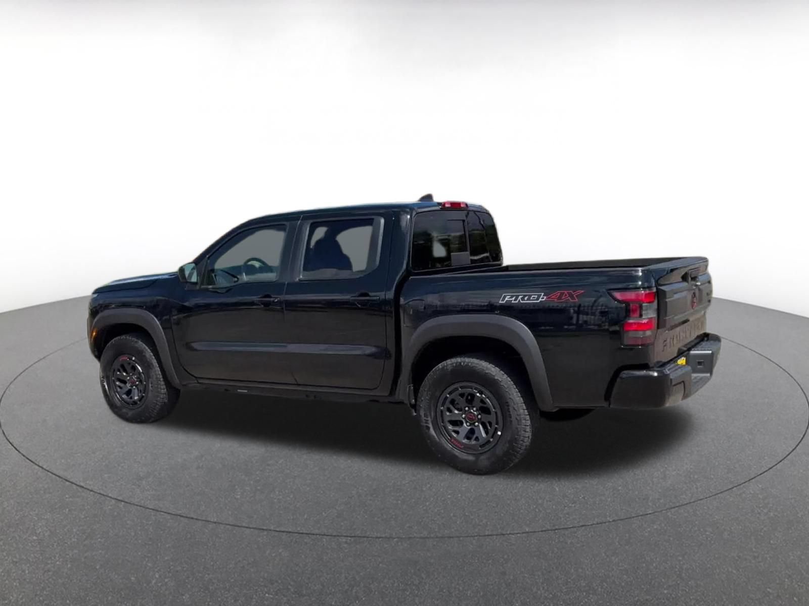 Used 2026 Nissan Frontier PRO-4X AWD/4WD image 9