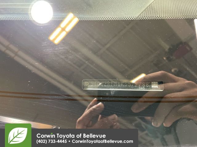 Used 2019 Toyota Highlander XLE image 28