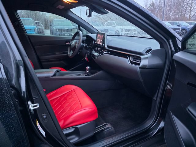 Used 2019 Toyota C-HR LE FWD image 11