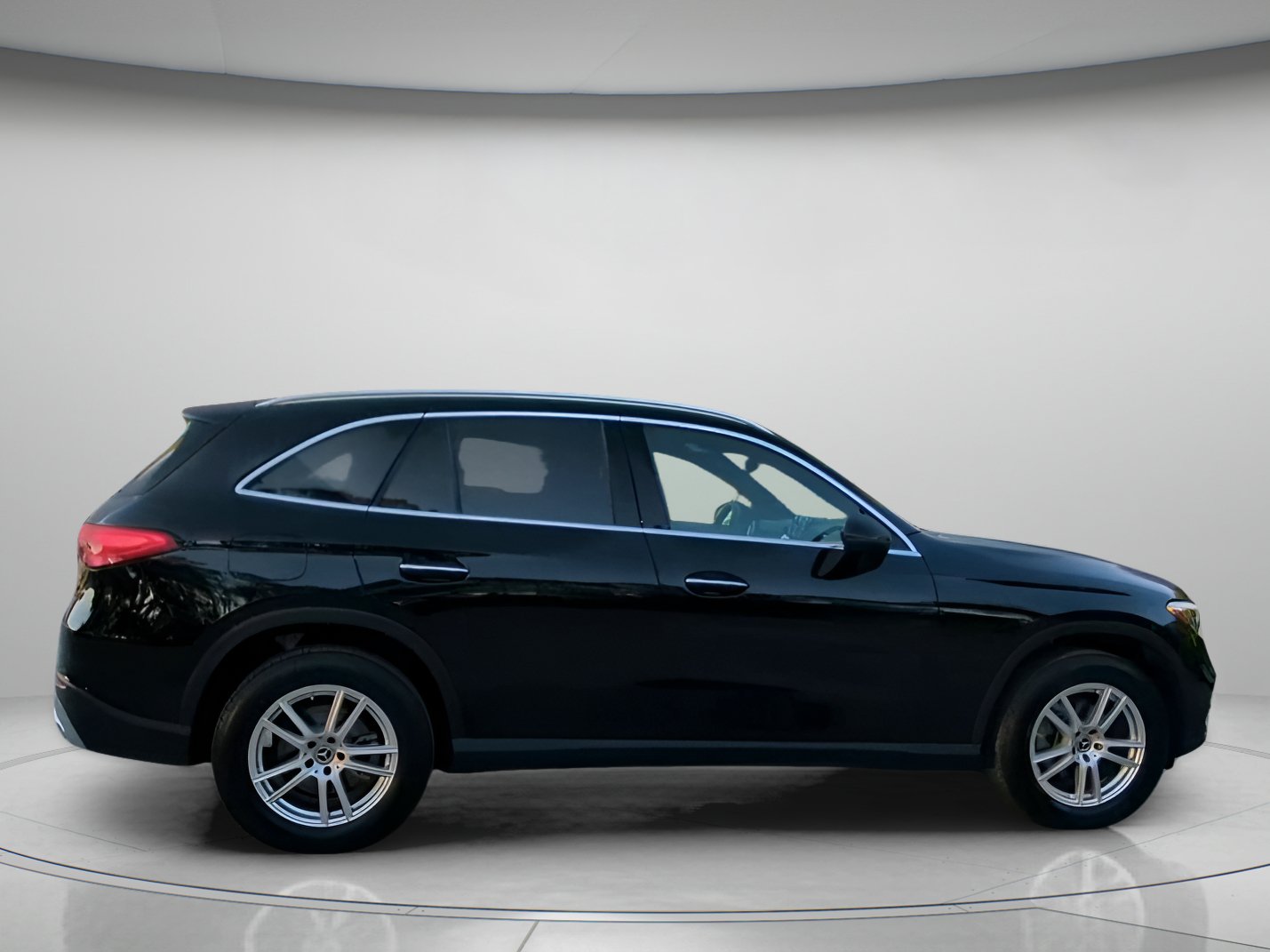Used 2025 Mercedes-Benz GLC 300 image 31