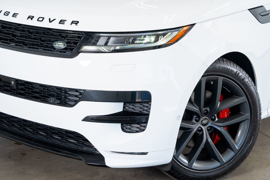 Used 2025 Land Rover Range Rover Sport Dynamic SE image 3