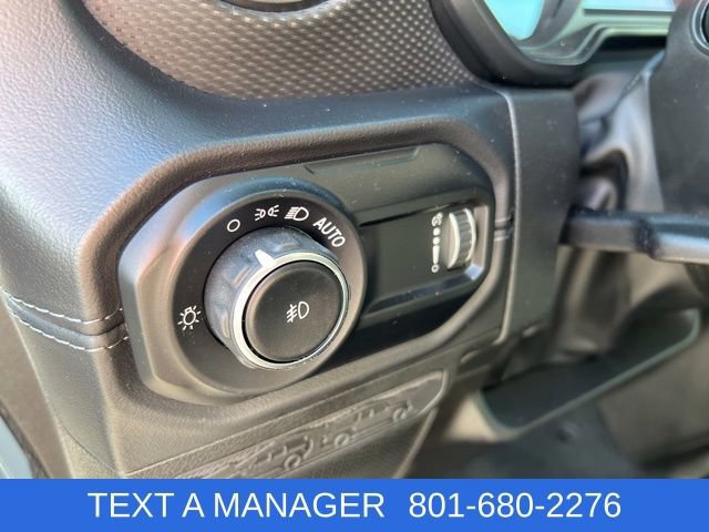 Used 2024 Jeep Wrangler Rubicon w/ Convenience Group AWD/4WD image 16