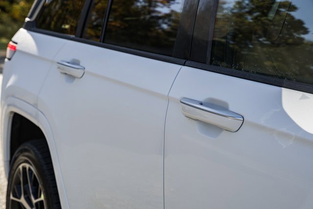 New 2025 Jeep Grand Cherokee Summit image 18
