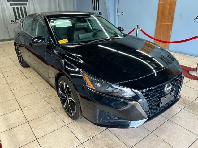 Used 2023 Nissan Altima 2.5 SR w/ SR Premium Package FWD image 6