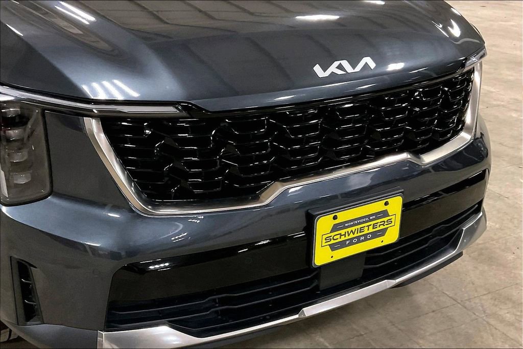 Used 2024 Kia Sorento S image 29