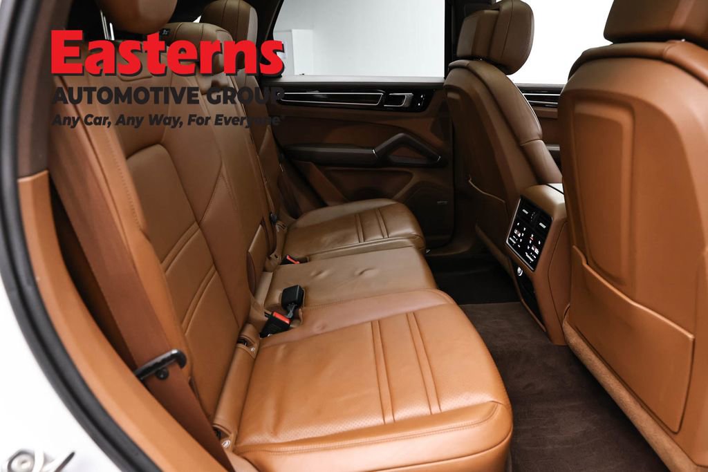 Used 2019 Porsche Cayenne E-Hybrid AWD/4WD image 23