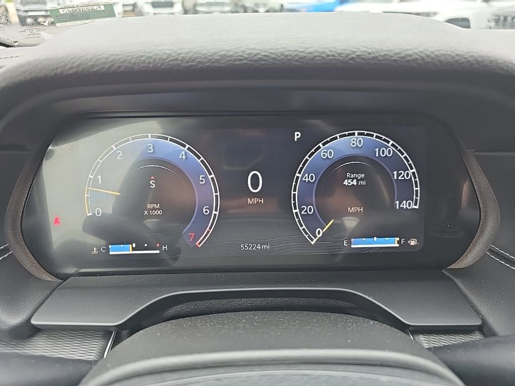 Used 2024 Jeep Grand Cherokee Laredo AWD/4WD image 24