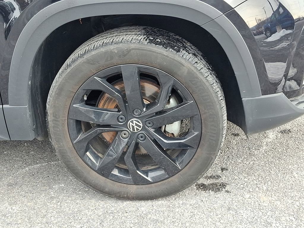 Used 2023 Volkswagen Taos SE image 11