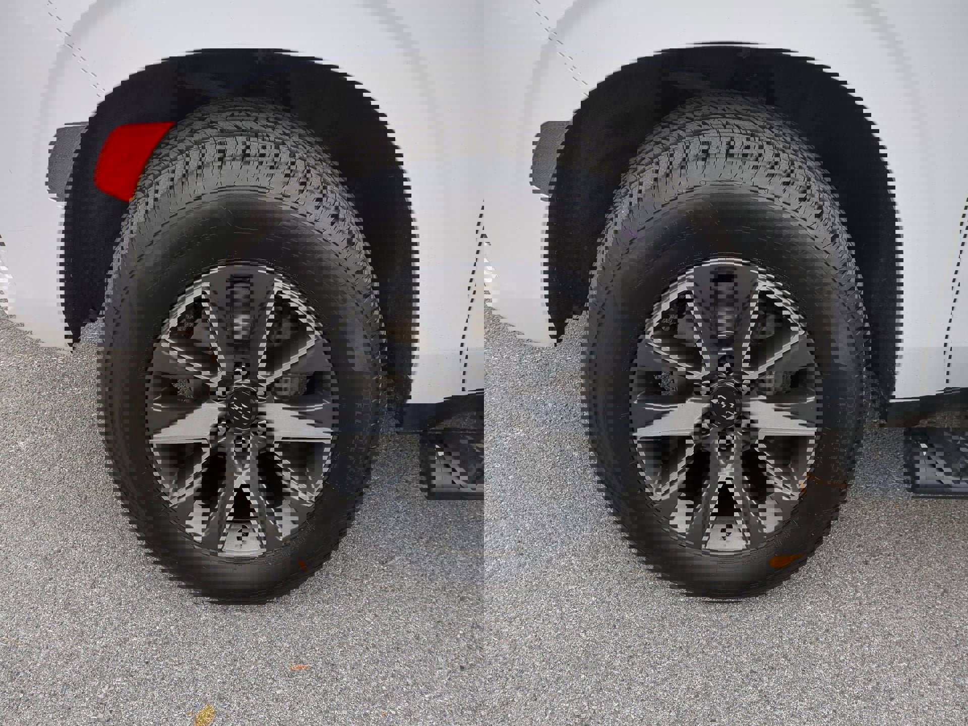 Certified 2023 Chevrolet Tahoe Z71 w/ Luxury Package image 33