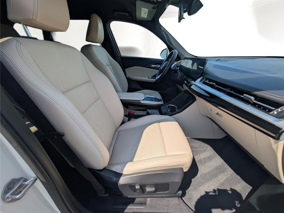 Used 2024 BMW X1 xDrive28i AWD/4WD image 8