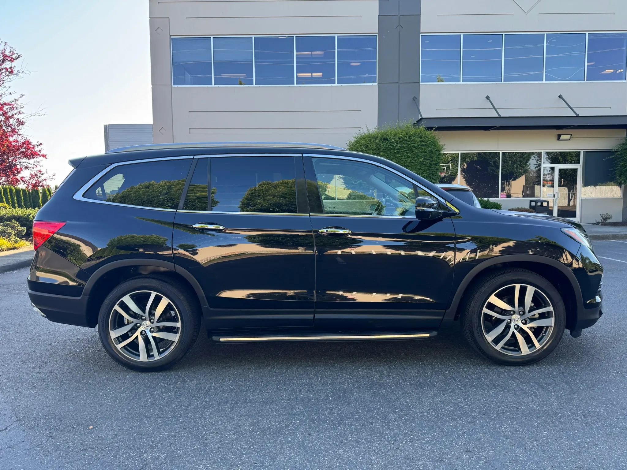 Used 2017 Honda Pilot Elite image 11