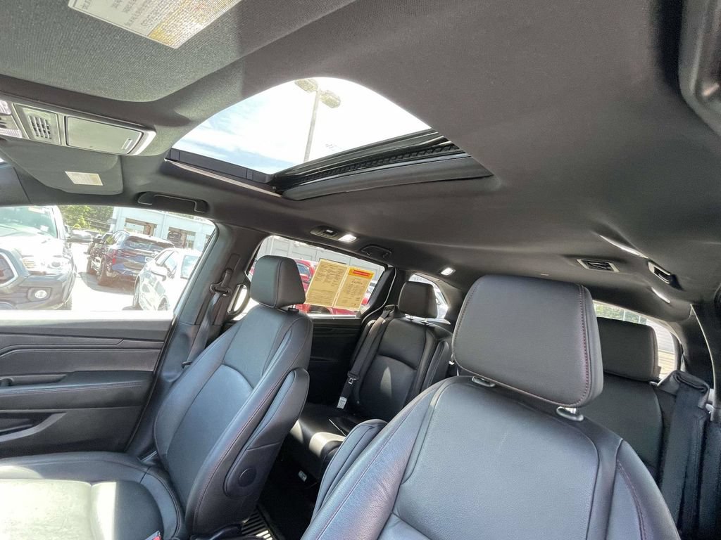 Used 2025 Honda Odyssey Sport-L image 18