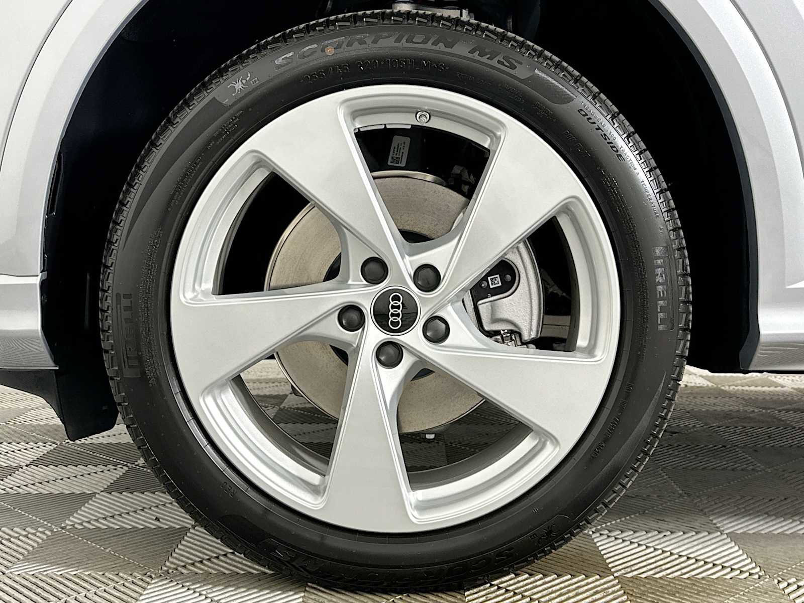 New 2025 Audi Q5 Prestige image 30