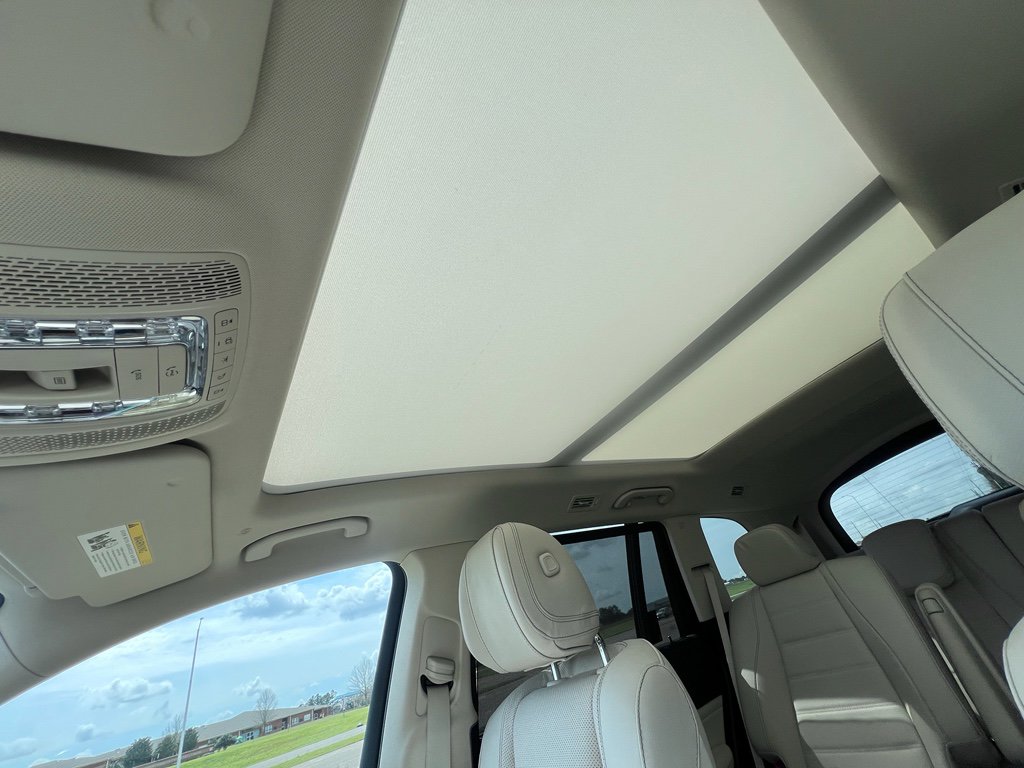Used 2025 Mercedes-Benz GLS 450 4MATIC image 23