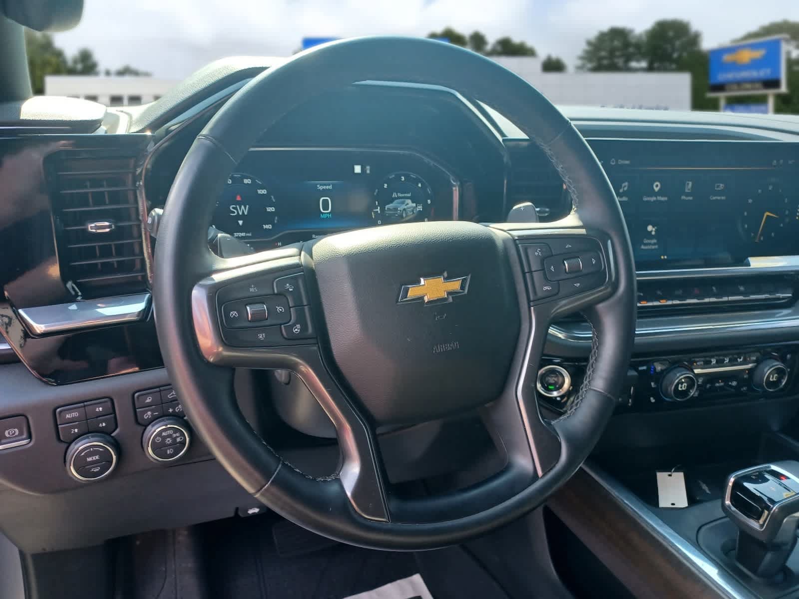 Used 2023 Chevrolet Silverado 1500 High Country w/ High Country Premium Package AWD/4WD image 9