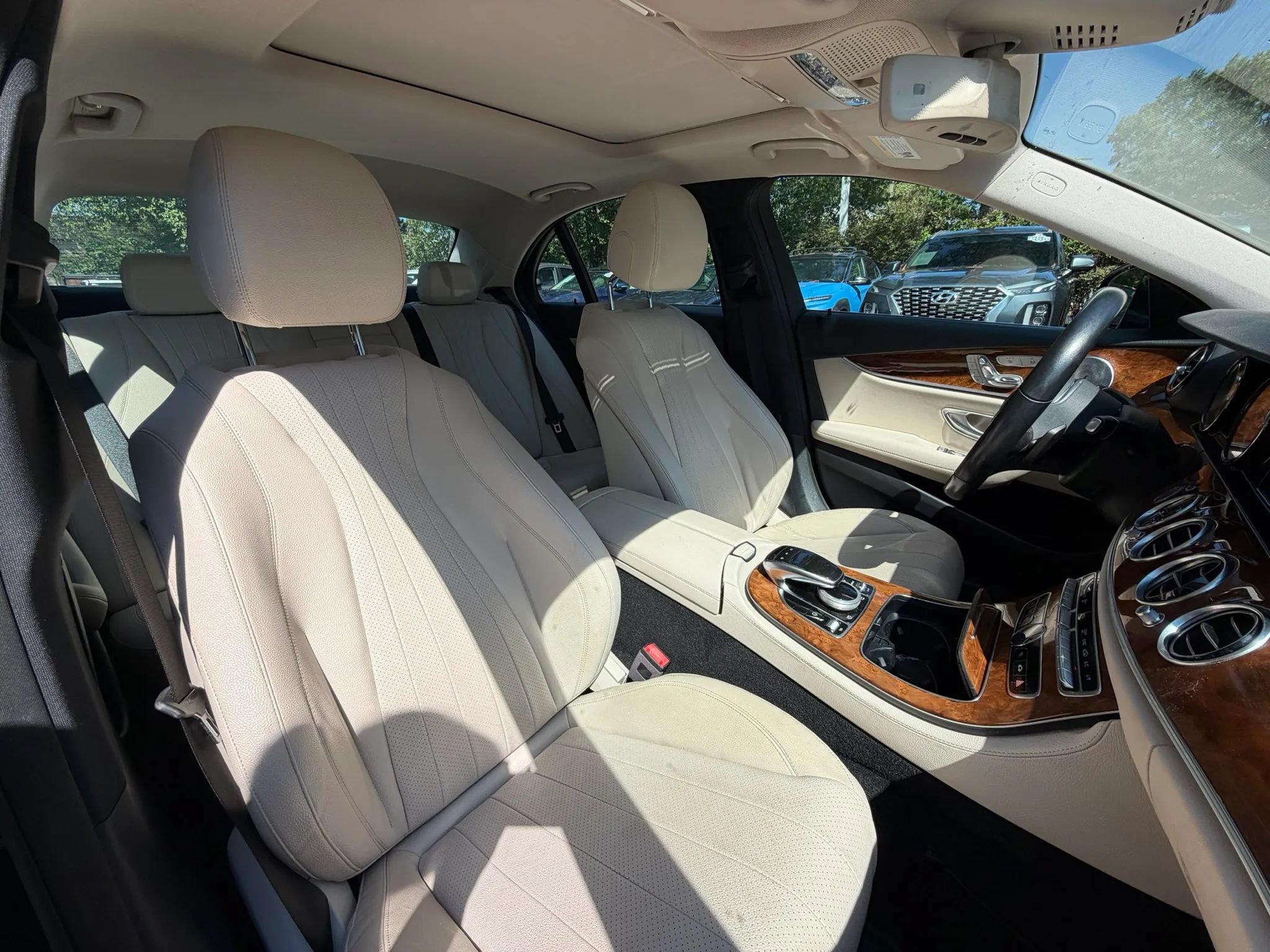 Used 2019 Mercedes-Benz E 300 4MATIC w/ Premium 1 Package image 9