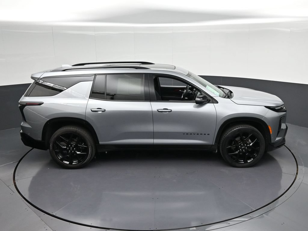 Used 2024 Chevrolet Traverse RS FWD image 22