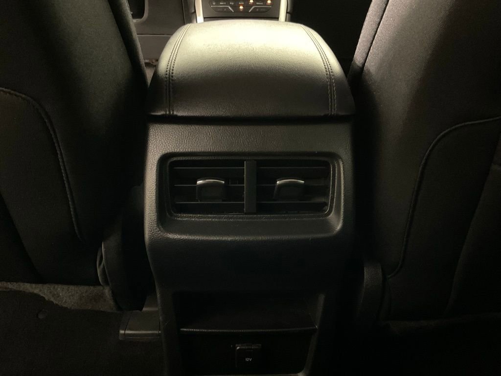 Used 2019 Ford Edge SEL image 17