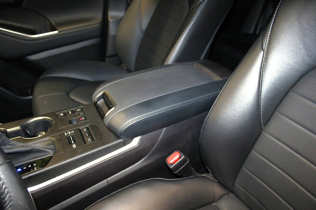 Used 2023 Toyota Highlander XLE AWD/4WD image 21