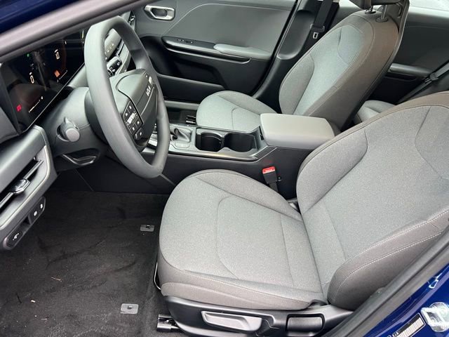 New 2025 Kia K4 LXS image 13