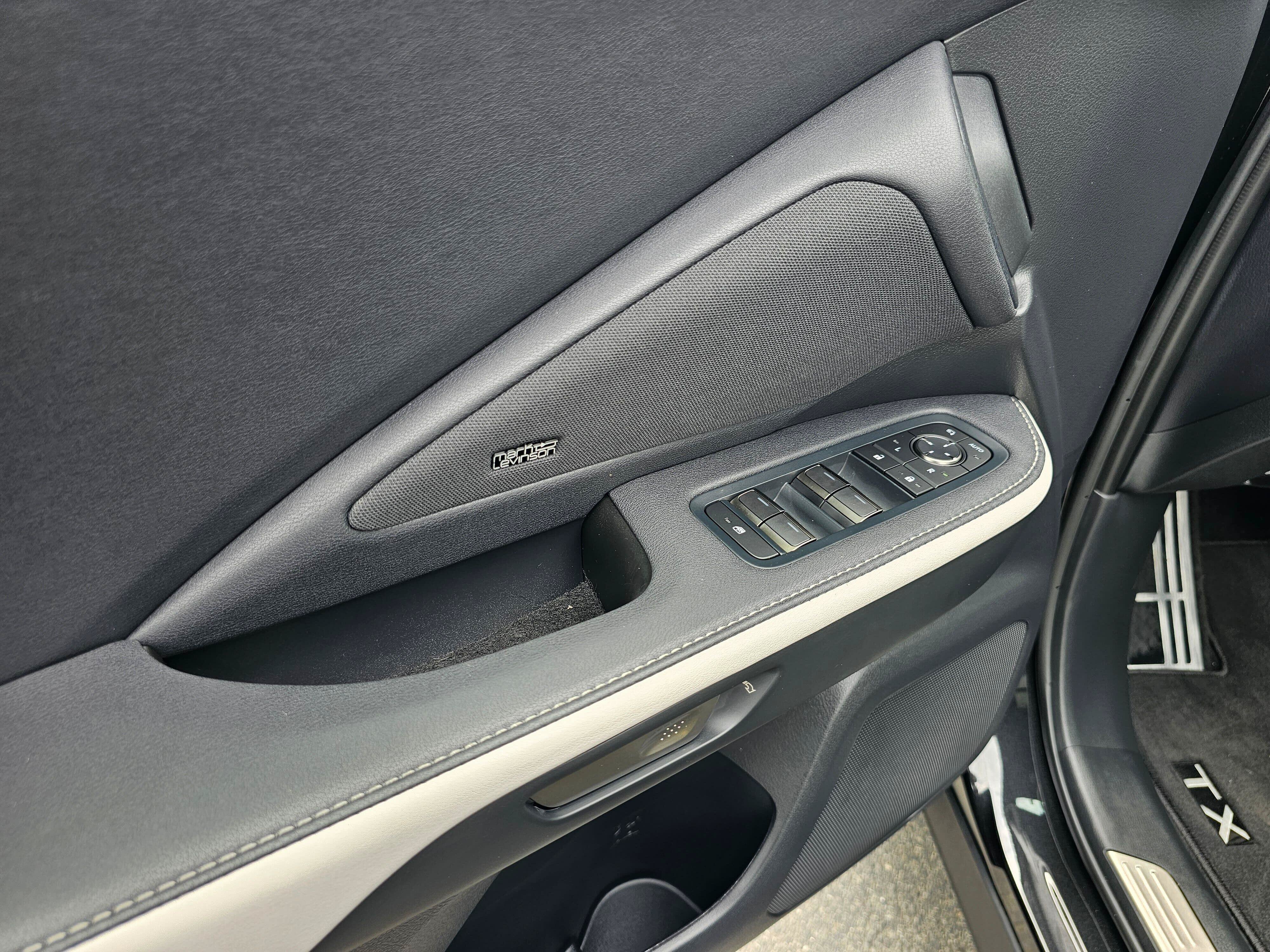 Used 2026 Lexus TX 500h AWD w/ Technology Package image 18