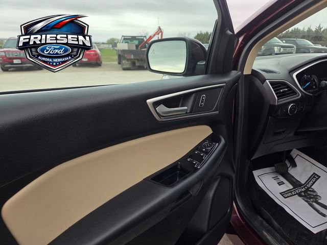 Used 2017 Ford Edge SEL w/ Equipment Group 201A AWD/4WD image 9