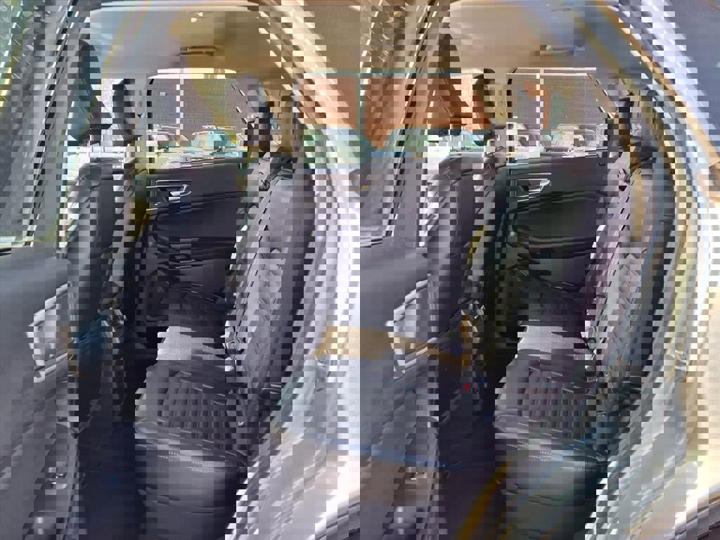 Used 2022 Ford Edge SEL image 10