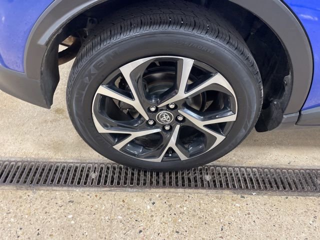 Used 2018 Toyota C-HR XLE image 37