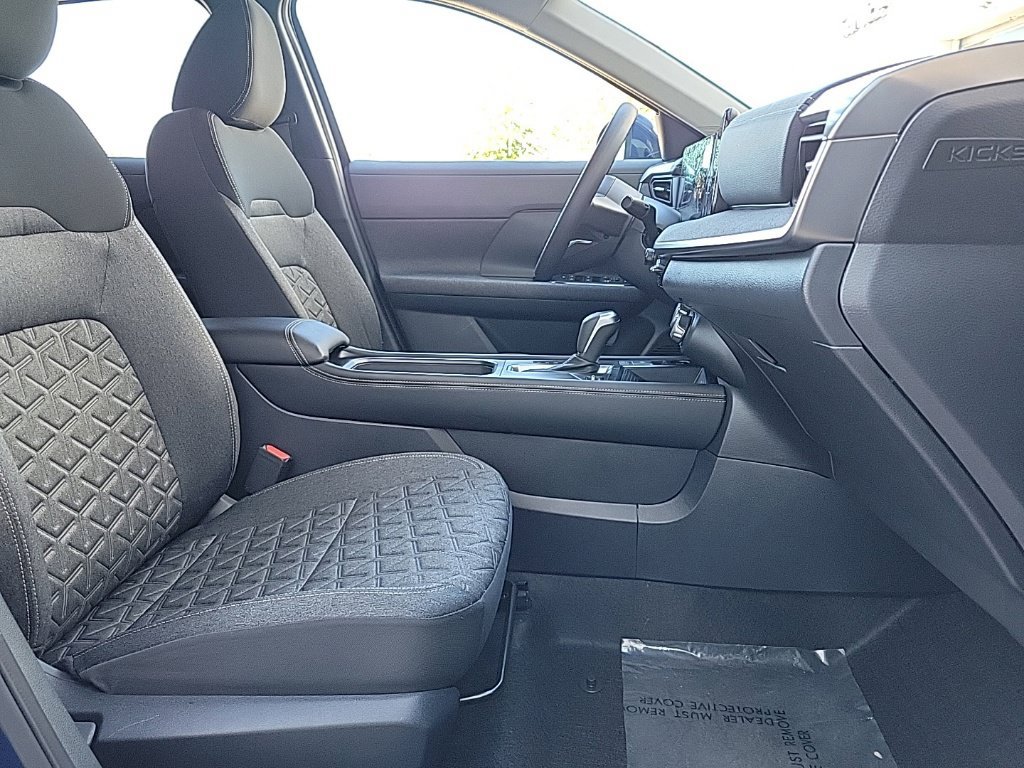 Certified 2025 Nissan Kicks SV w/ Charging Package AWD/4WD image 15