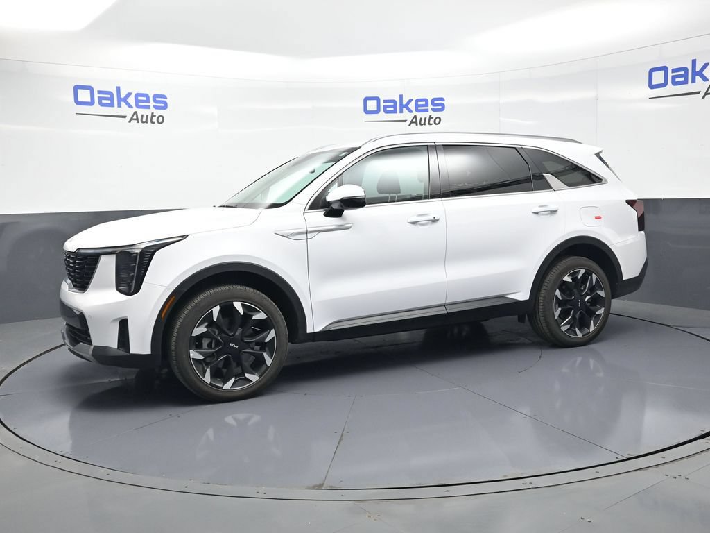 Certified 2026 Kia Sorento EX AWD/4WD image 4