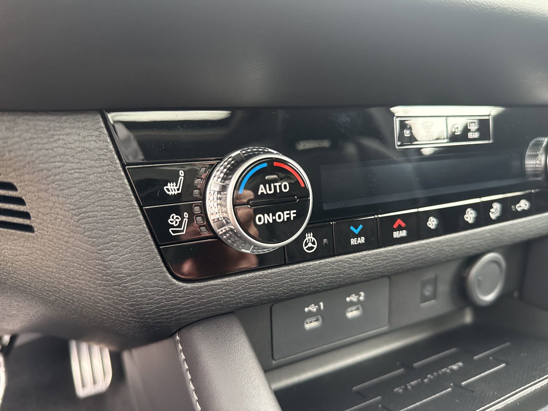 New 2026 Mitsubishi Outlander SEL FWD image 7