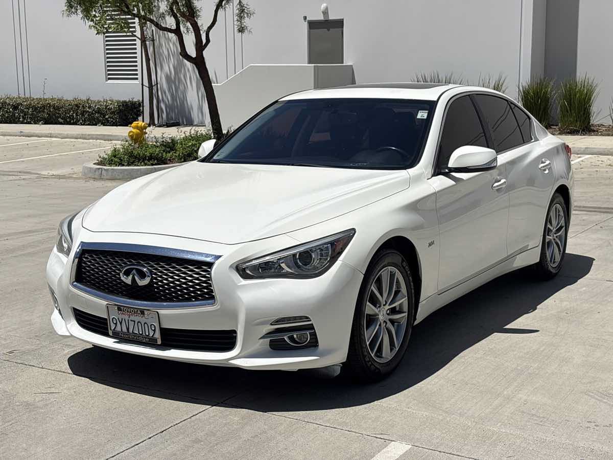 Used 2017 INFINITI Q50 2.0t w/ Moonroof Package RWD image 7
