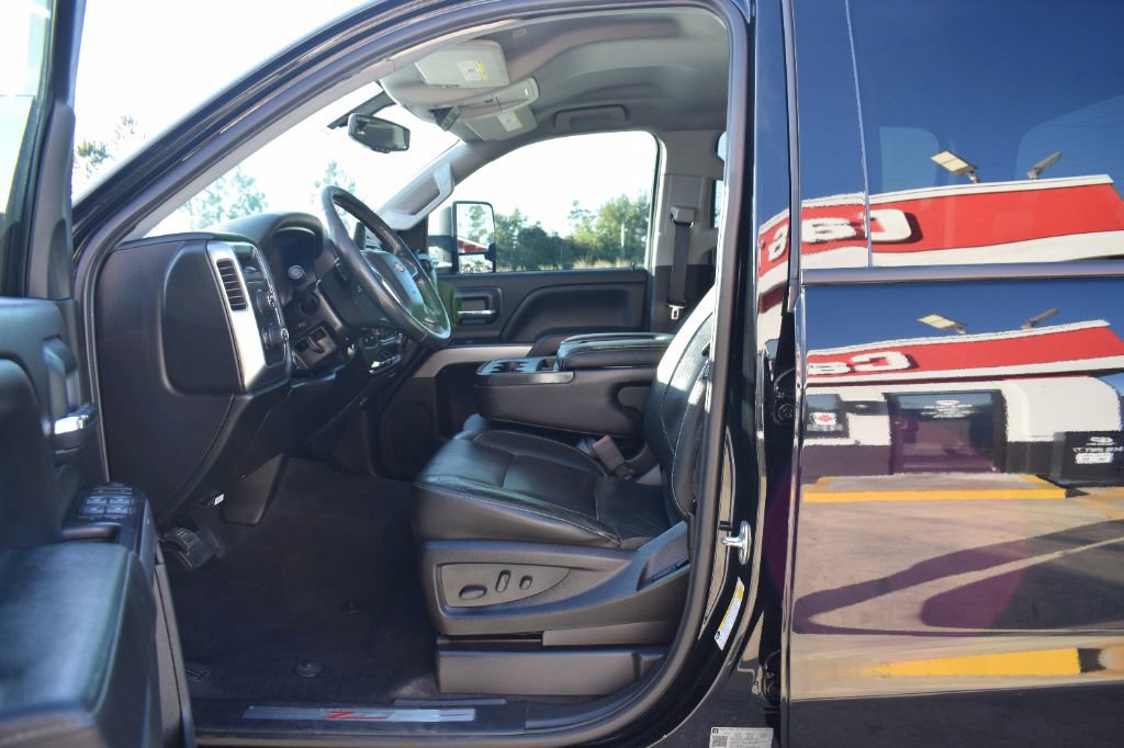 Used 2018 Chevrolet Silverado 1500 LT w/ All Star Edition image 9