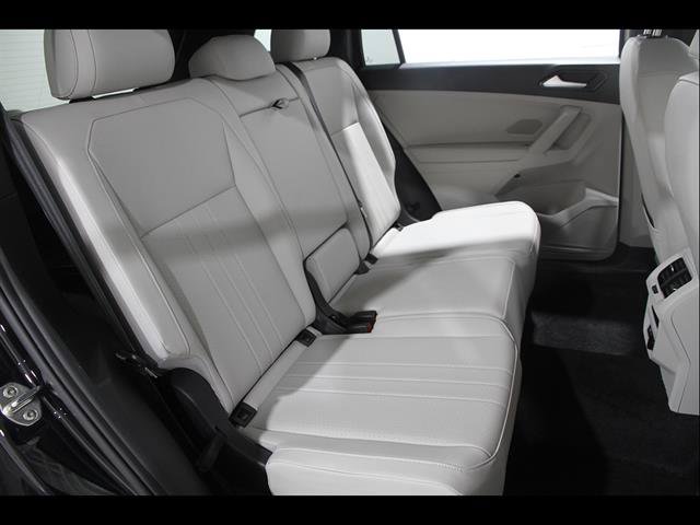 Certified 2024 Volkswagen Tiguan SE R-Line AWD/4WD image 18