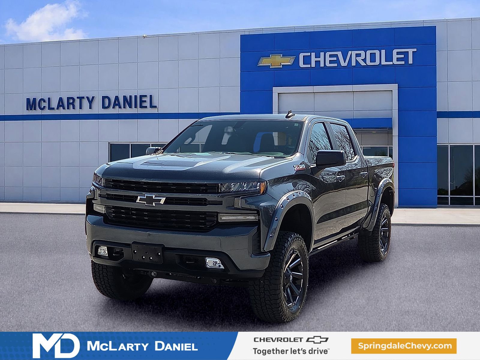 Used 2019 Chevrolet Silverado 1500 RST image 2