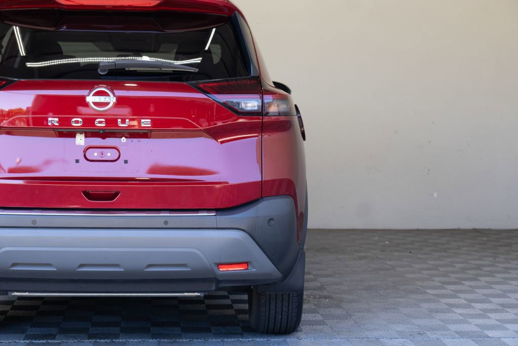 Used 2023 Nissan Rogue S image 12