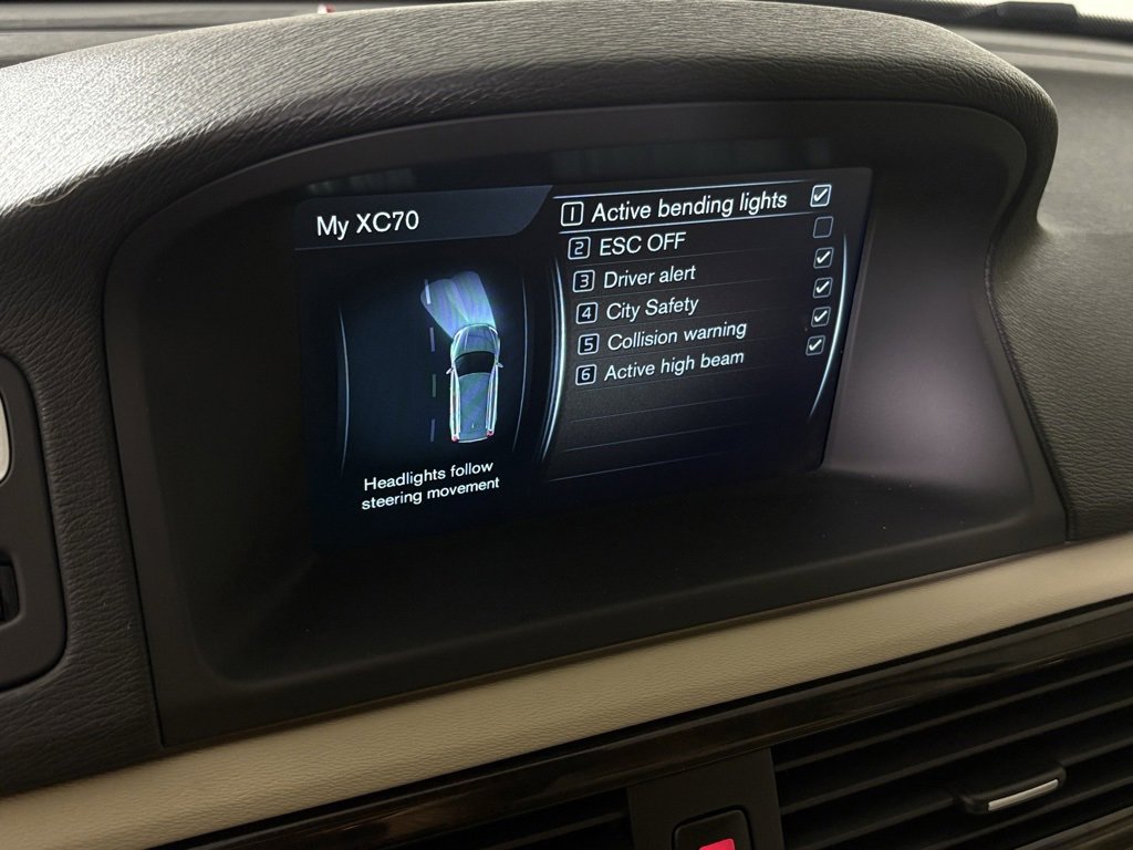 Used 2015 Volvo XC70 T6 Platinum image 24