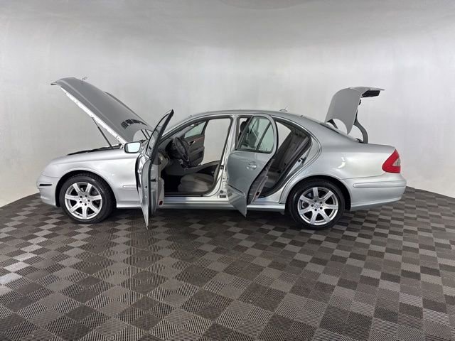 Used 2007 Mercedes-Benz E 350 4MATIC Sedan image 10