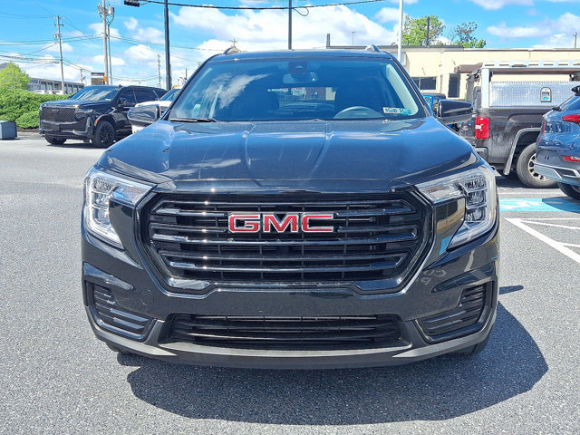 Used 2023 GMC Terrain SLE w/ Driver Convenience Package AWD/4WD image 2