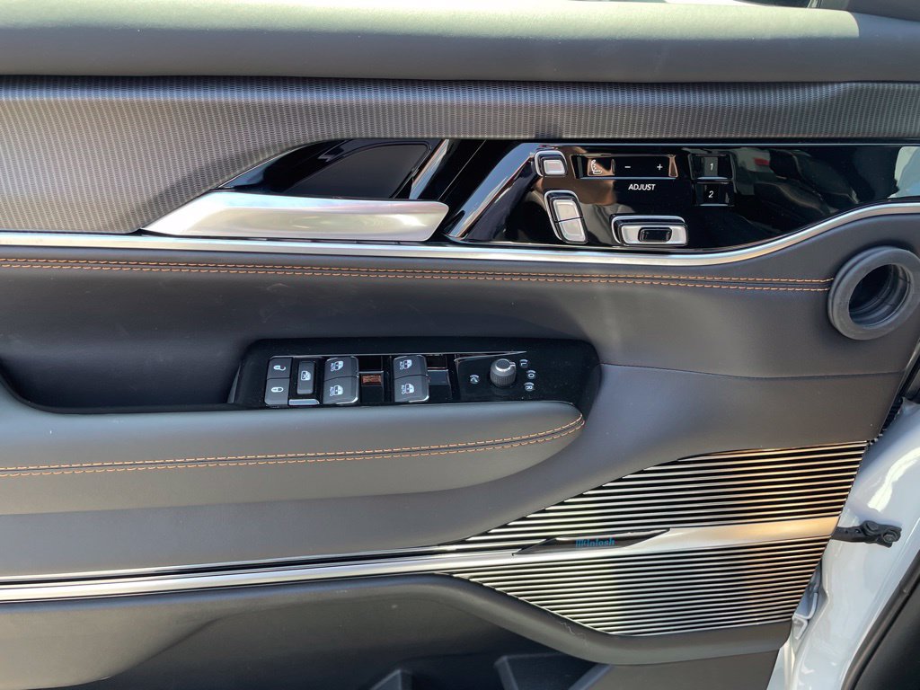 New 2026 Jeep Grand Wagoneer Summit AWD/4WD image 8