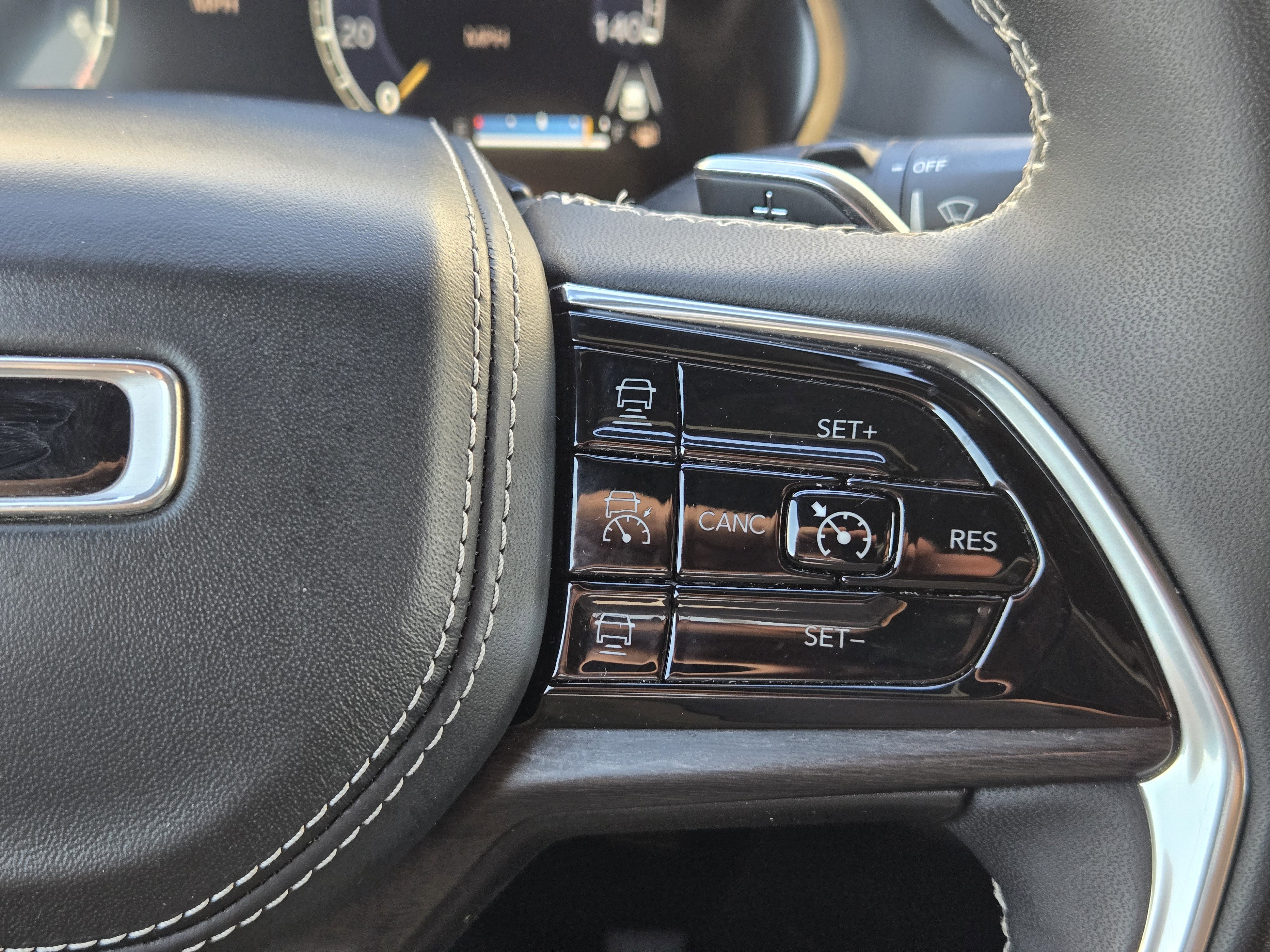 Used 2023 Jeep Grand Cherokee L Overland image 32