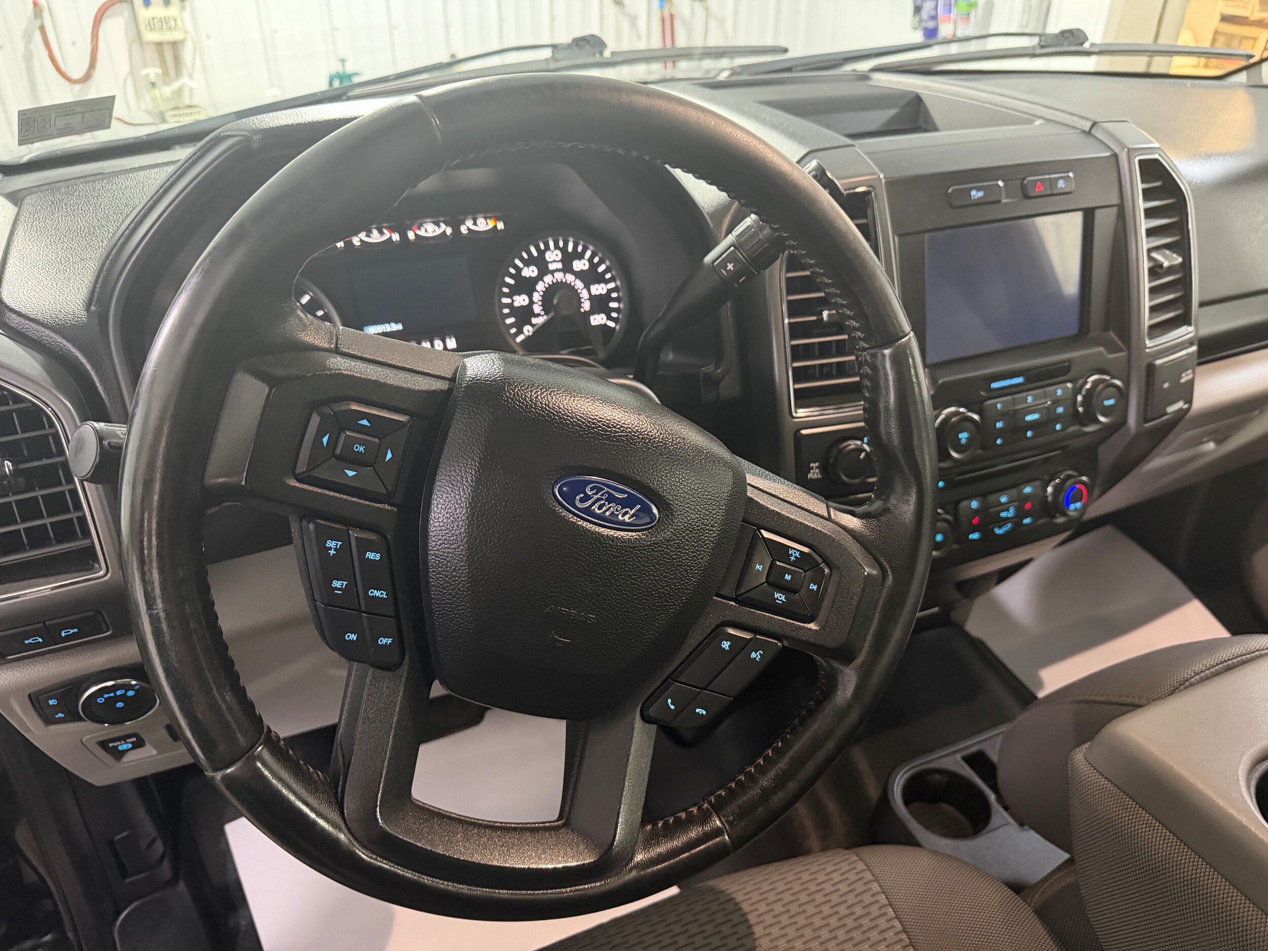 Used 2018 Ford F150 XLT w/ Equipment Group 302A Luxury AWD/4WD image 10