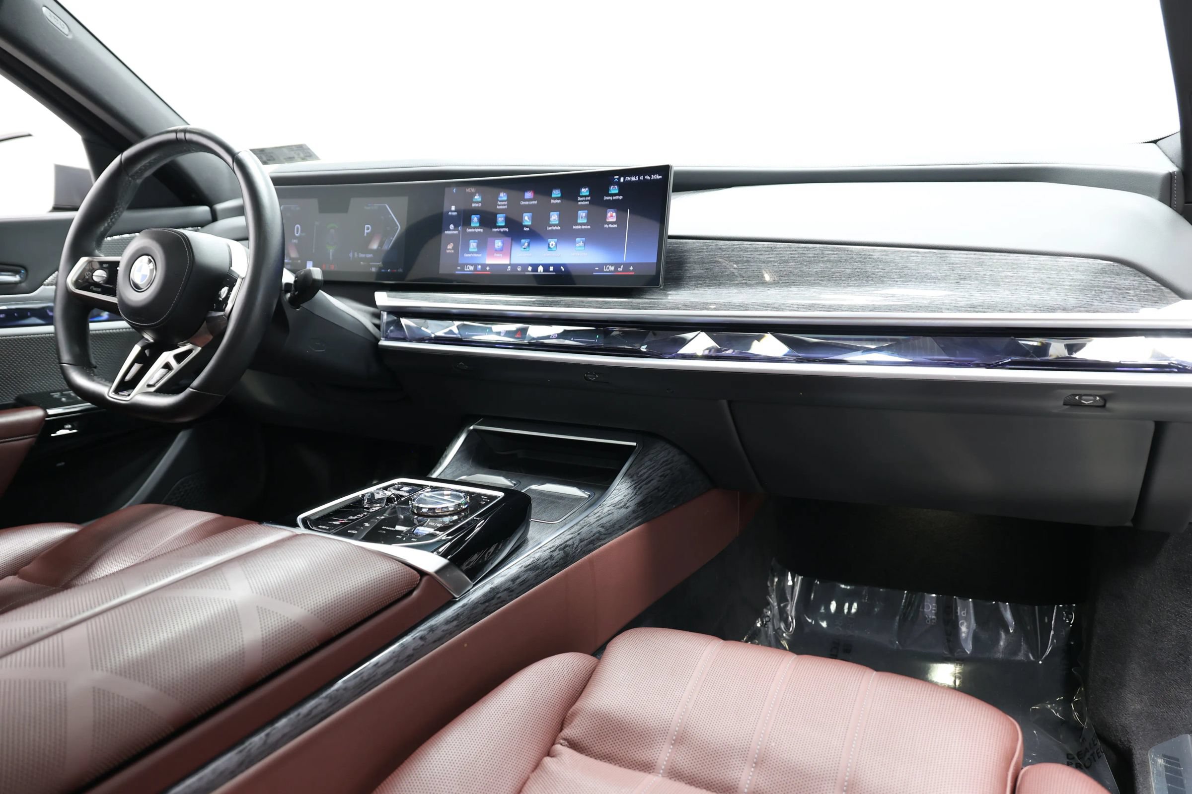 Used 2023 BMW 740i w/ Parking Assistance Package RWD image 97