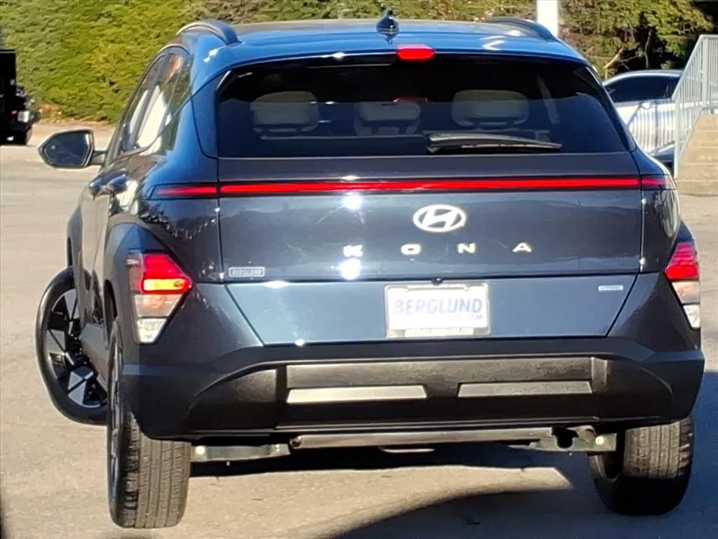 Used 2024 Hyundai Kona SEL w/ Convenience Package image 5