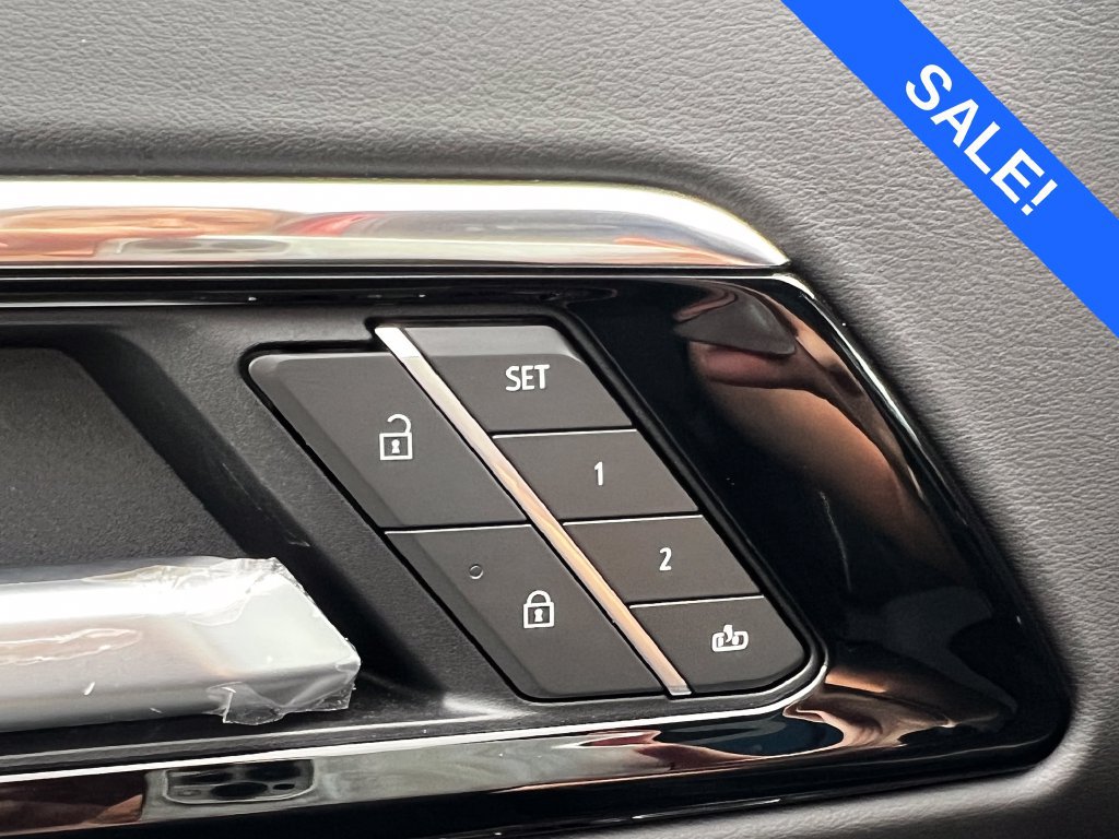 Used 2025 Chevrolet Tahoe Premier AWD/4WD image 14